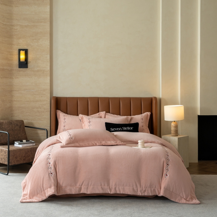 91家纺网 家纺一手货源 找家纺 （总）女子家纺 2025新款超细旦奶丝绒四件套-Lucky 幸运系列