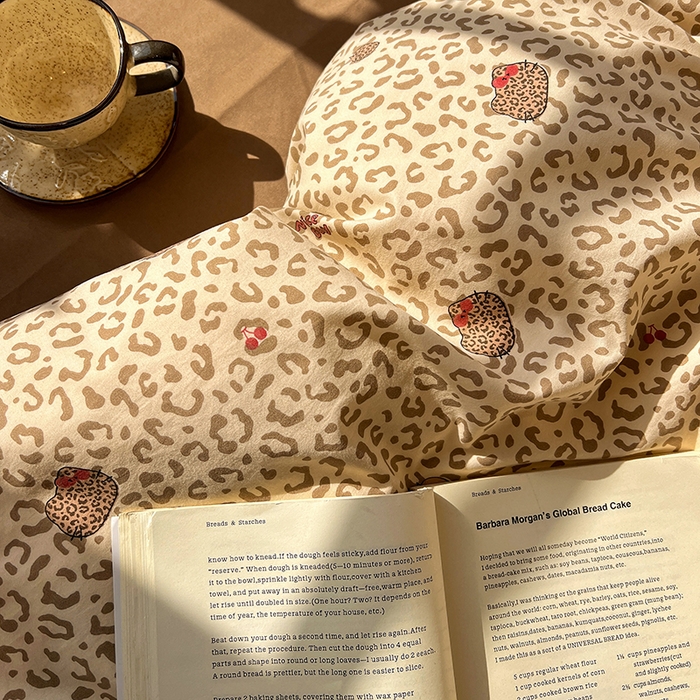 91家纺网 家纺一手货源 找家纺 仟网汇 2025新款古法水洗仿棉云感纱四件套 豹纹喵咖