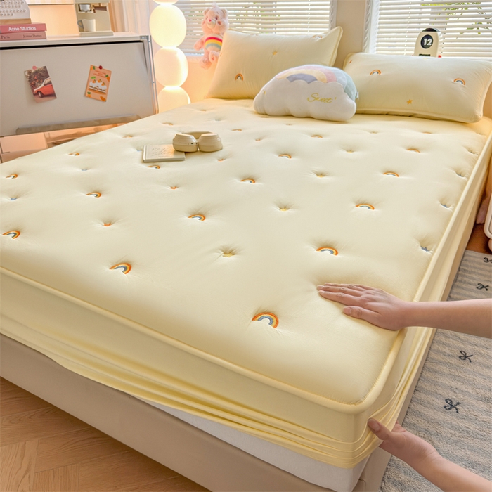 91家纺网 家纺一手货源 找家纺 糯米猪家纺 2025新款A类卡皮巴拉全棉夹棉床笠 彩虹-鹅黄