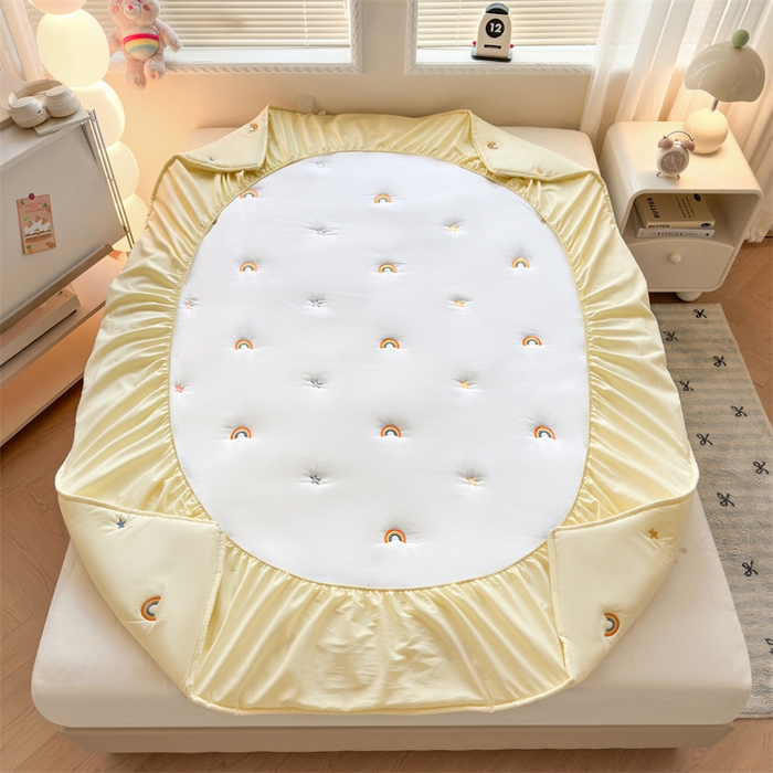 91家纺网 家纺一手货源 找家纺 糯米猪家纺 2025新款A类卡皮巴拉全棉夹棉床笠 彩虹-鹅黄