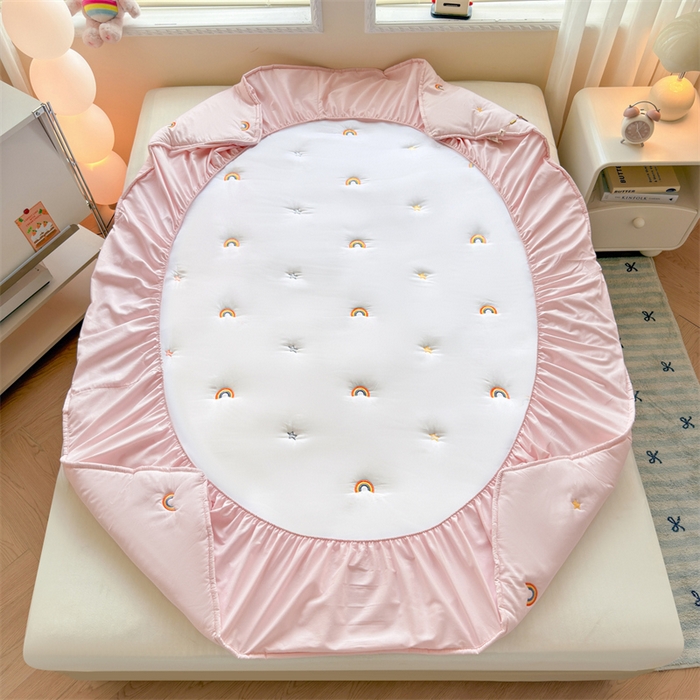 91家纺网 家纺一手货源 找家纺 糯米猪家纺 2025新款A类卡皮巴拉全棉夹棉床笠 彩虹-粉