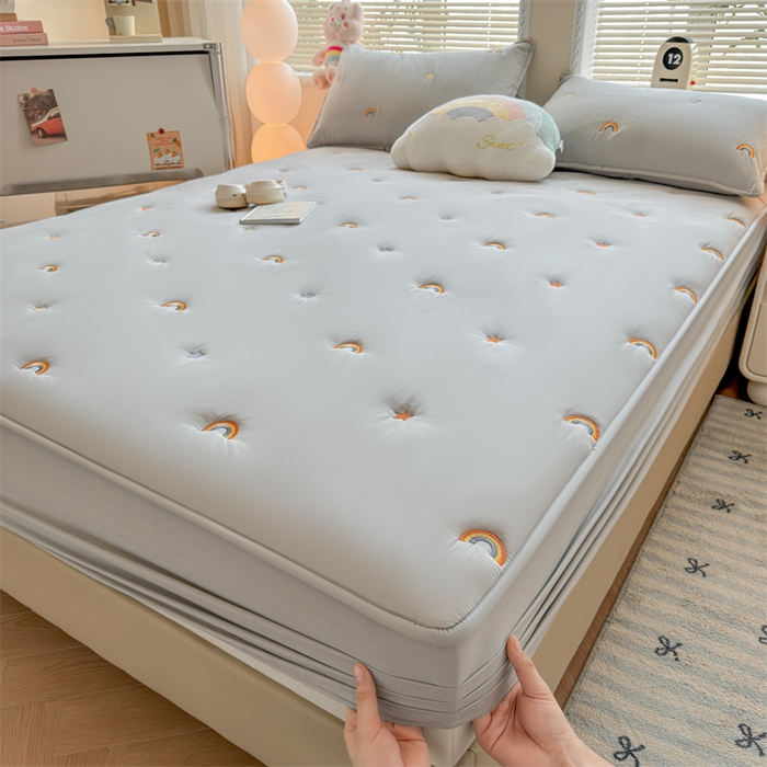 91家纺网 家纺一手货源 找家纺 糯米猪家纺 2025新款A类卡皮巴拉全棉夹棉床笠 彩虹-灰