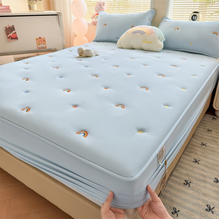 91家纺网 家纺一手货源 找家纺 糯米猪家纺 2025新款A类卡皮巴拉全棉夹棉床笠 彩虹-蓝