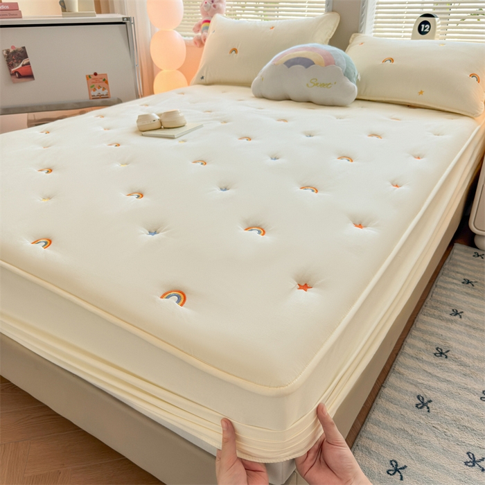 91家纺网 家纺一手货源 找家纺 糯米猪家纺 2025新款A类卡皮巴拉全棉夹棉床笠 彩虹-米