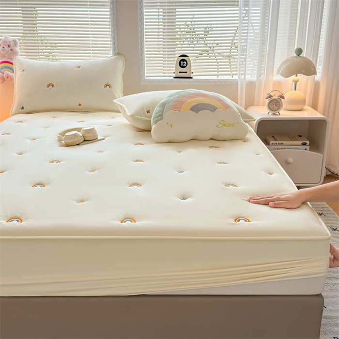 91家纺网 家纺一手货源 找家纺 糯米猪家纺 2025新款A类卡皮巴拉全棉夹棉床笠 彩虹-米