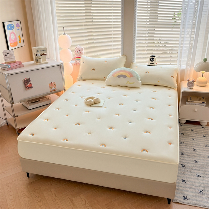 91家纺网 家纺一手货源 找家纺 糯米猪家纺 2025新款A类卡皮巴拉全棉夹棉床笠 彩虹-米