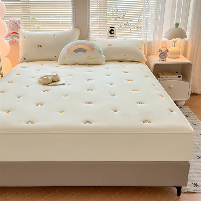 91家纺网 家纺一手货源 找家纺 糯米猪家纺 2025新款A类卡皮巴拉全棉夹棉床笠 彩虹-米