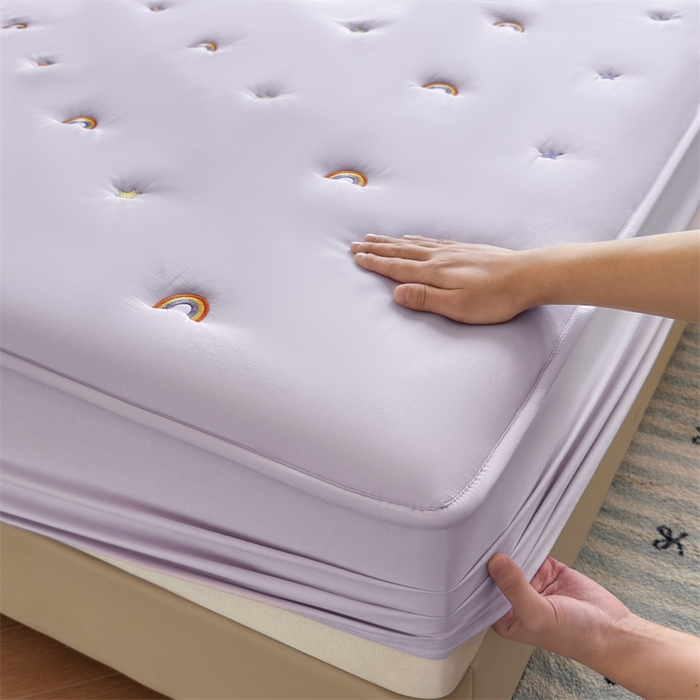 91家纺网 家纺一手货源 找家纺 糯米猪家纺 2025新款A类卡皮巴拉全棉夹棉床笠 彩虹-紫