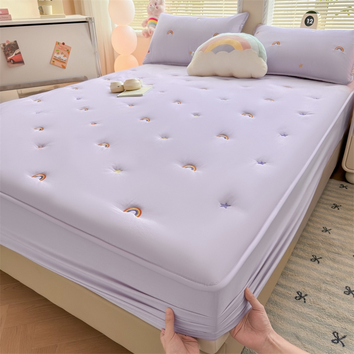 91家纺网 家纺一手货源 找家纺 糯米猪家纺 2025新款A类卡皮巴拉全棉夹棉床笠 彩虹-紫