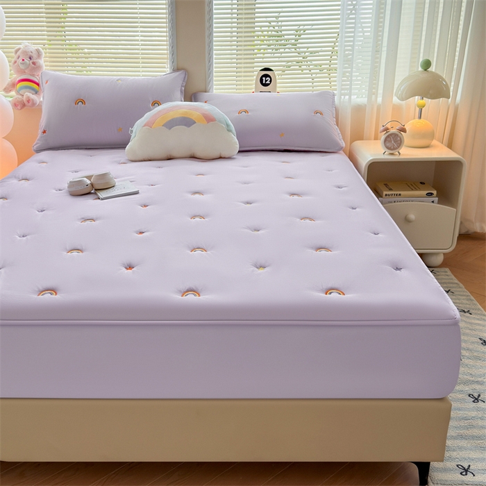 91家纺网 家纺一手货源 找家纺 糯米猪家纺 2025新款A类卡皮巴拉全棉夹棉床笠 彩虹-紫