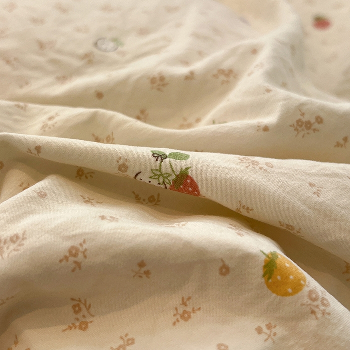 91家纺网 家纺一手货源 找家纺 仟网汇 2025新款古法水洗仿棉云感纱四件套 甜心草莓