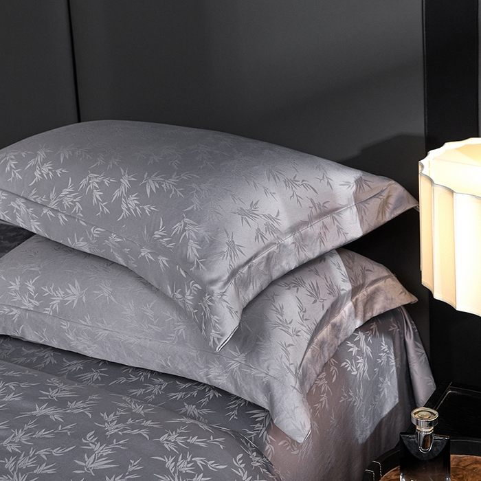 91家纺网 家纺一手货源 找家纺 乐卧家居 2026新款轻奢高级感新中式酒店风竹子提花纹样系带款四件套-时空 时空-灰