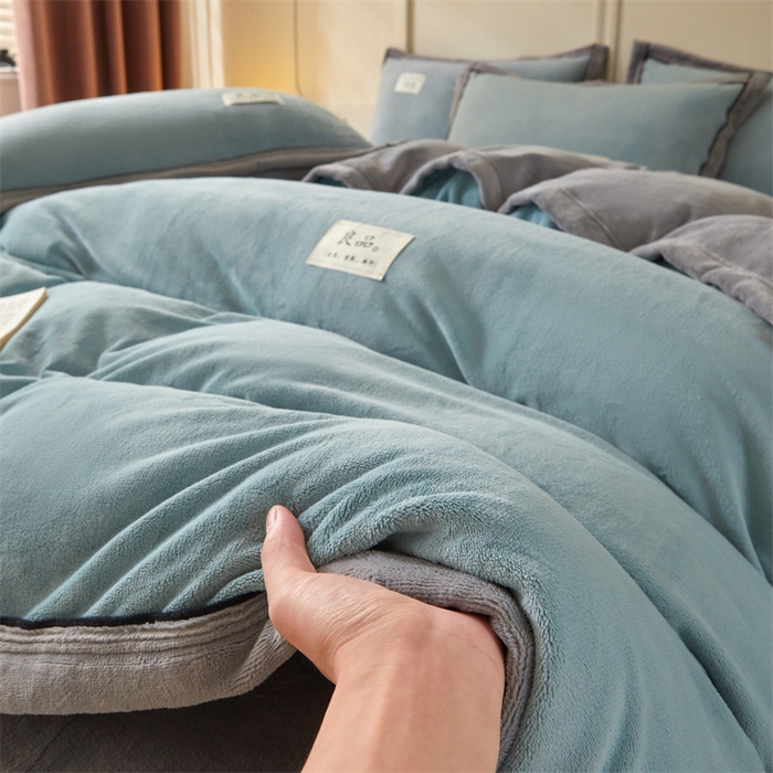 91家纺网 家纺一手货源 找家纺 （总）慕木家纺 2025新款高克重简约无印风牛奶绒双拼四件套