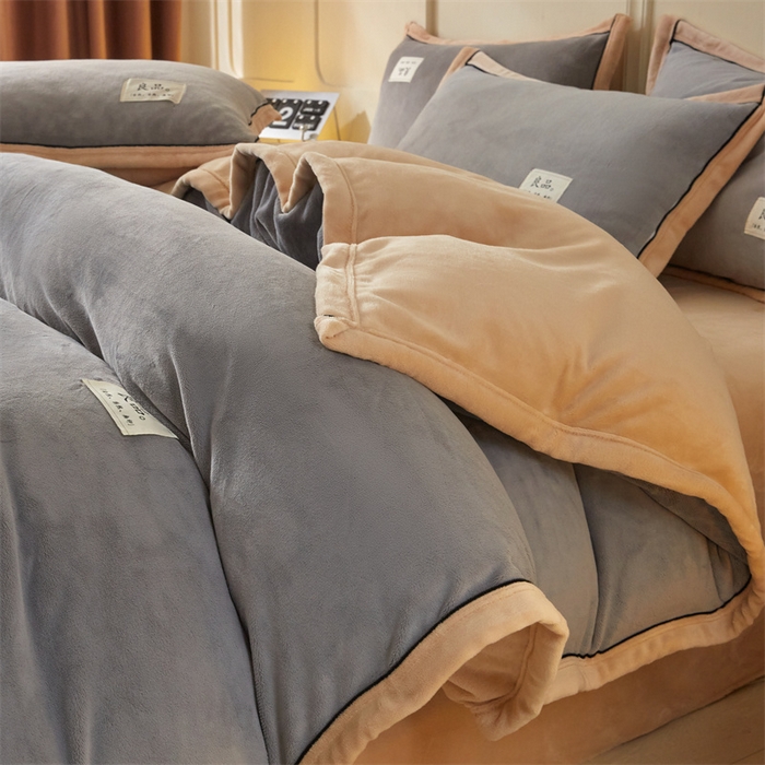 慕木家纺 2025新款高克重简约无印风牛奶绒双拼四件套 浅灰+米金