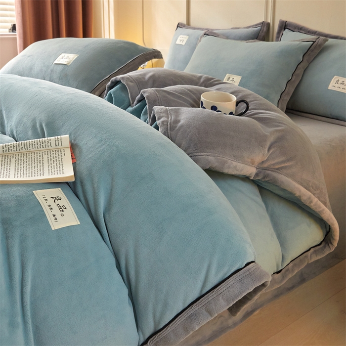 91家纺网 家纺一手货源 找家纺 （总）慕木家纺 2025新款高克重简约无印风牛奶绒双拼四件套