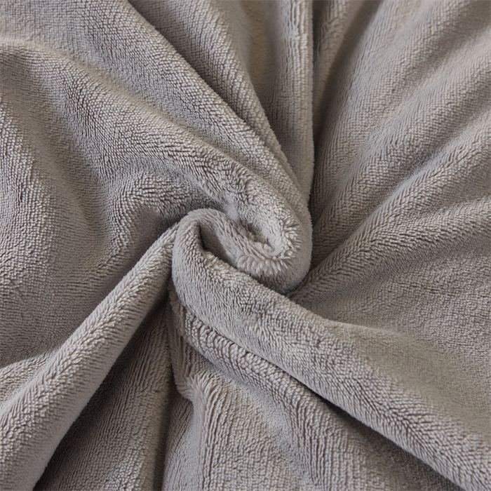 91家纺网 家纺一手货源 找家纺 慕木家纺 2025新款高克重简约无印风牛奶绒双拼四件套 浅灰+米金