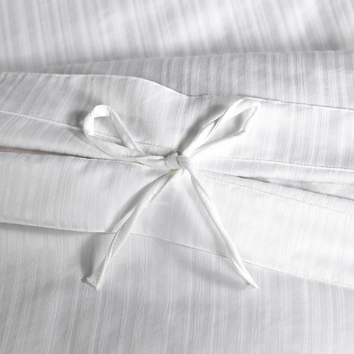 91家纺网 家纺一手货源 找家纺 （总）乐卧家居 2025新款轻奢高级酒店宾馆高档线条感提花纹样系带款四件套-幻影