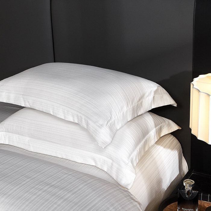 91家纺网 家纺一手货源 找家纺 乐卧家居 2026新款轻奢高级酒店宾馆高档线条感提花纹样系带款四件套-幻影 幻影-白