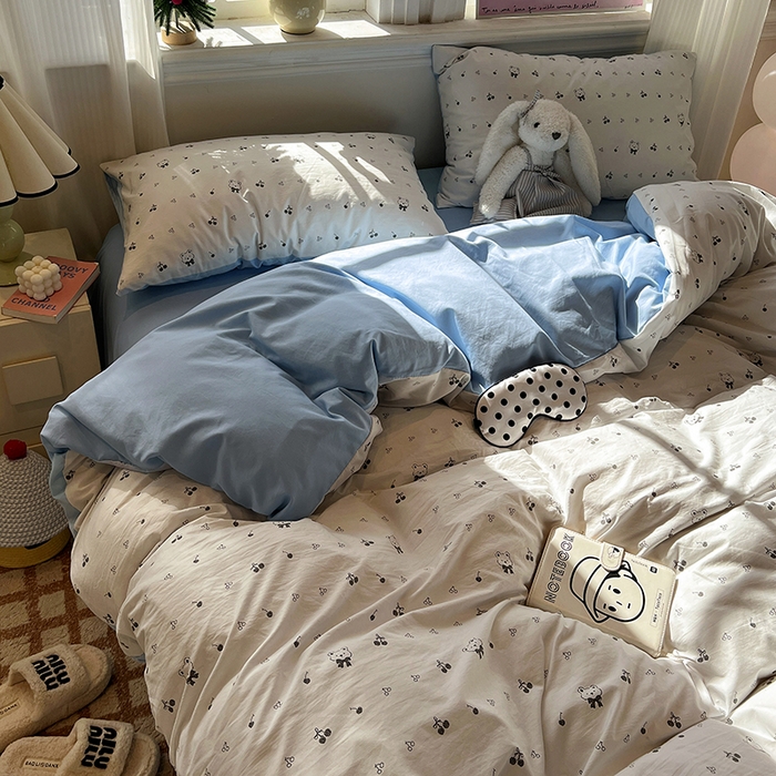 91家纺网 家纺一手货源 找家纺 仟网汇 2025新款古法水洗仿棉云感纱四件套 樱桃熊