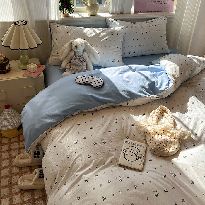 91家纺网 家纺一手货源 找家纺 仟网汇 2025新款古法水洗仿棉云感纱四件套 樱桃熊