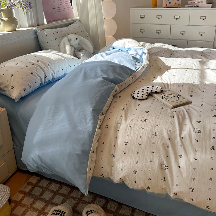 91家纺网 家纺一手货源 找家纺 仟网汇 2025新款古法水洗仿棉云感纱四件套 樱桃熊