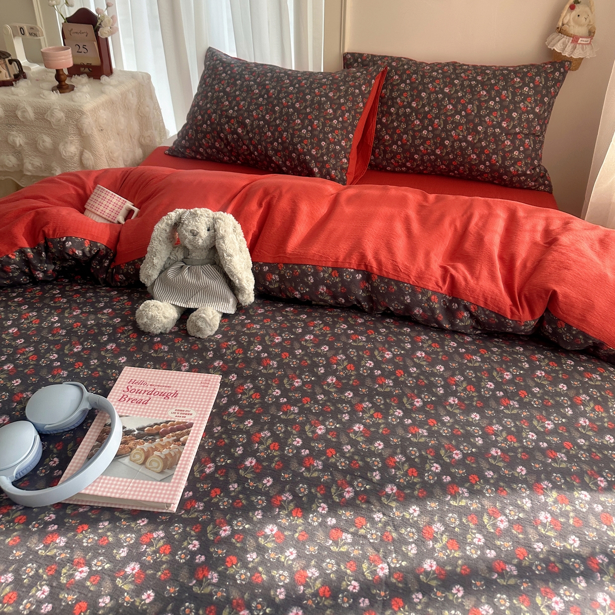 91家纺网 家纺一手货源 找家纺 （总）初念 2025新款敲可爱的奶呼呼云感双层纱简约四件套系列超级治愈~