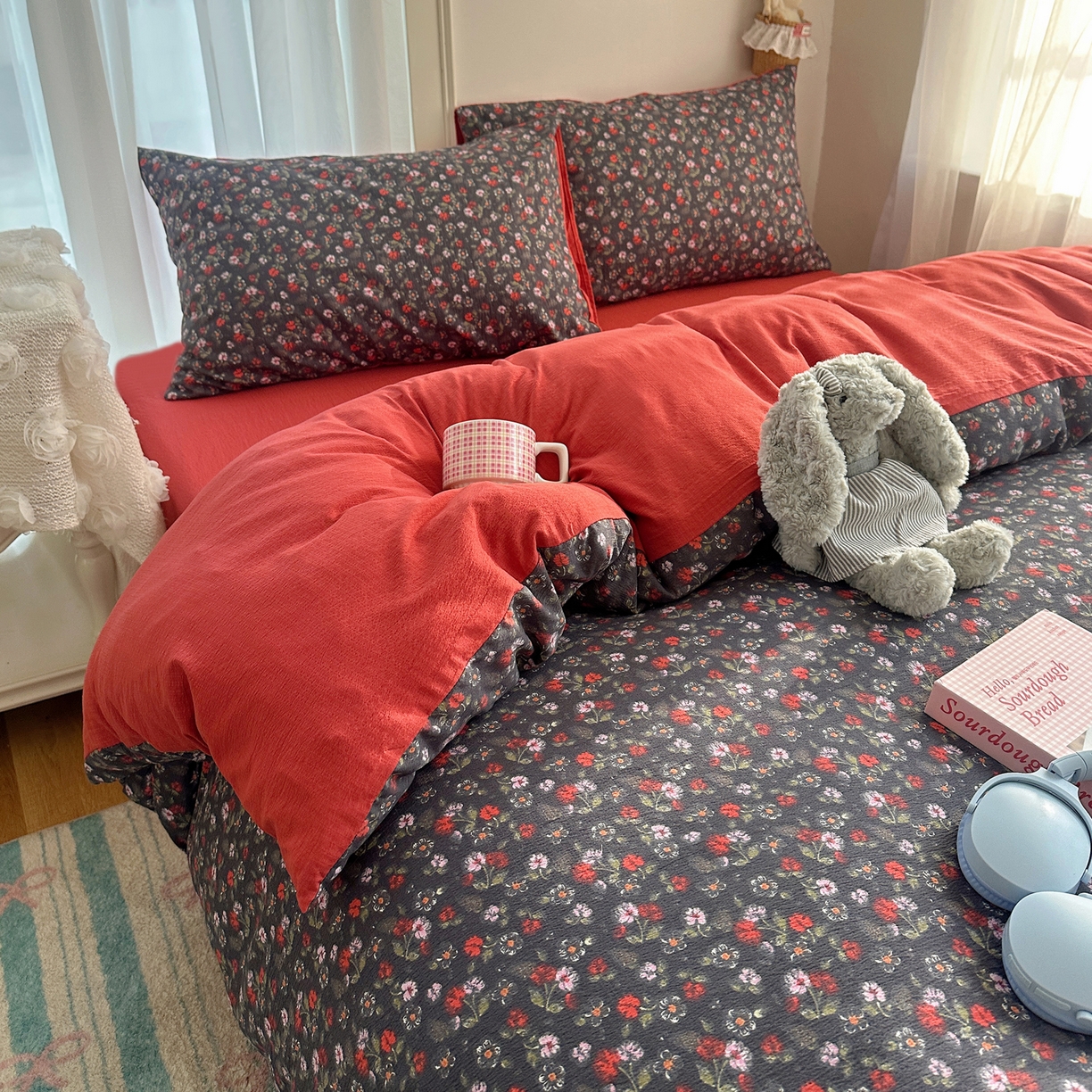 91家纺网 家纺一手货源 找家纺 （总）初念 2025新款敲可爱的奶呼呼云感双层纱简约四件套系列超级治愈~