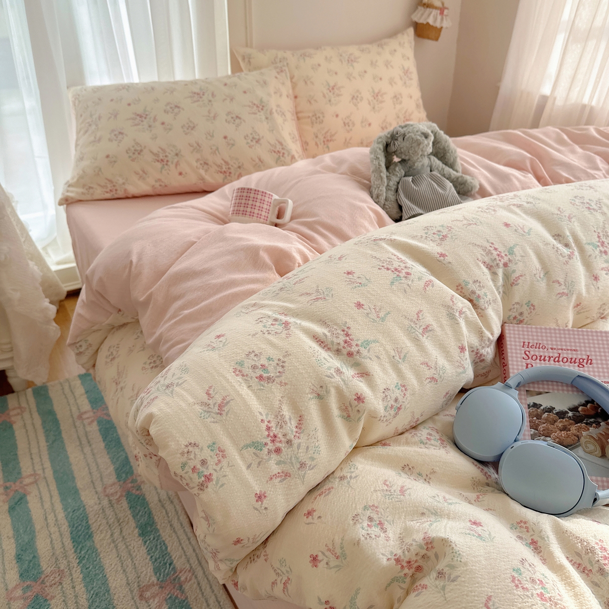 91家纺网 家纺一手货源 找家纺 （总）初念 2025新款敲可爱的奶呼呼云感双层纱简约四件套系列超级治愈~