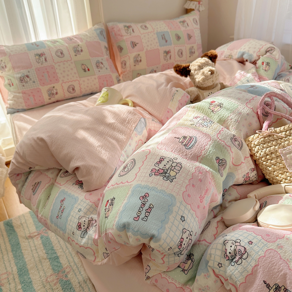 91家纺网 家纺一手货源 找家纺 初念 2025新款敲可爱的奶呼呼云感双层纱简约四件套系列超级治愈~ 蛋糕派