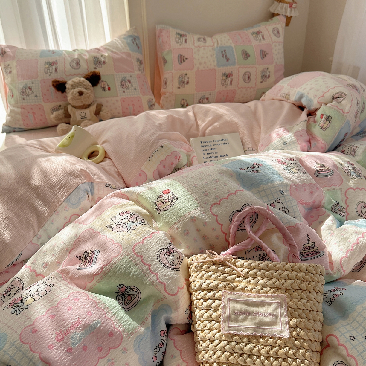 91家纺网 家纺一手货源 找家纺 初念 2025新款敲可爱的奶呼呼云感双层纱简约四件套系列超级治愈~ 蛋糕派