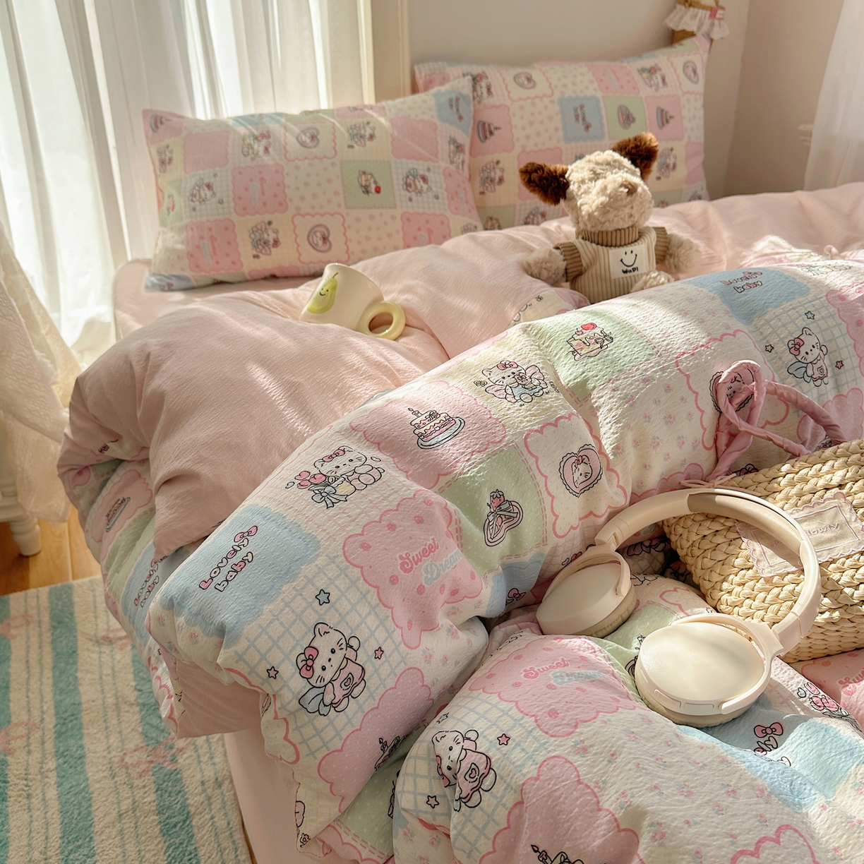 91家纺网 家纺一手货源 找家纺 初念 2025新款敲可爱的奶呼呼云感双层纱简约四件套系列超级治愈~ 蛋糕派