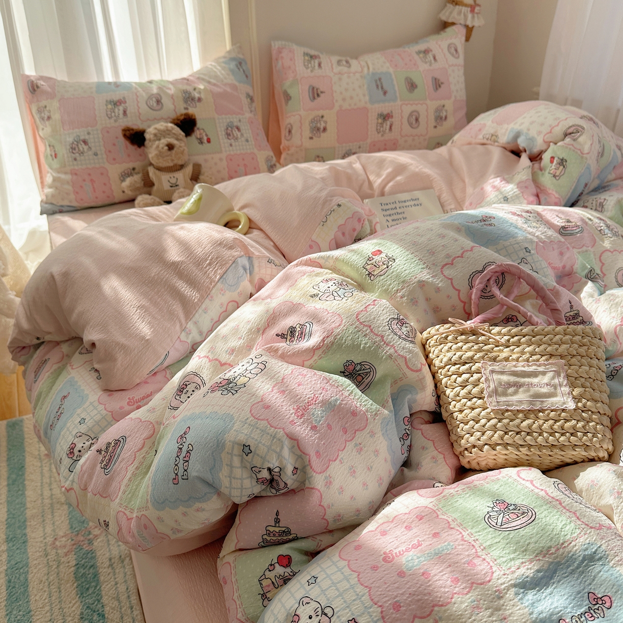 91家纺网 家纺一手货源 找家纺 初念 2025新款敲可爱的奶呼呼云感双层纱简约四件套系列超级治愈~ 蛋糕派