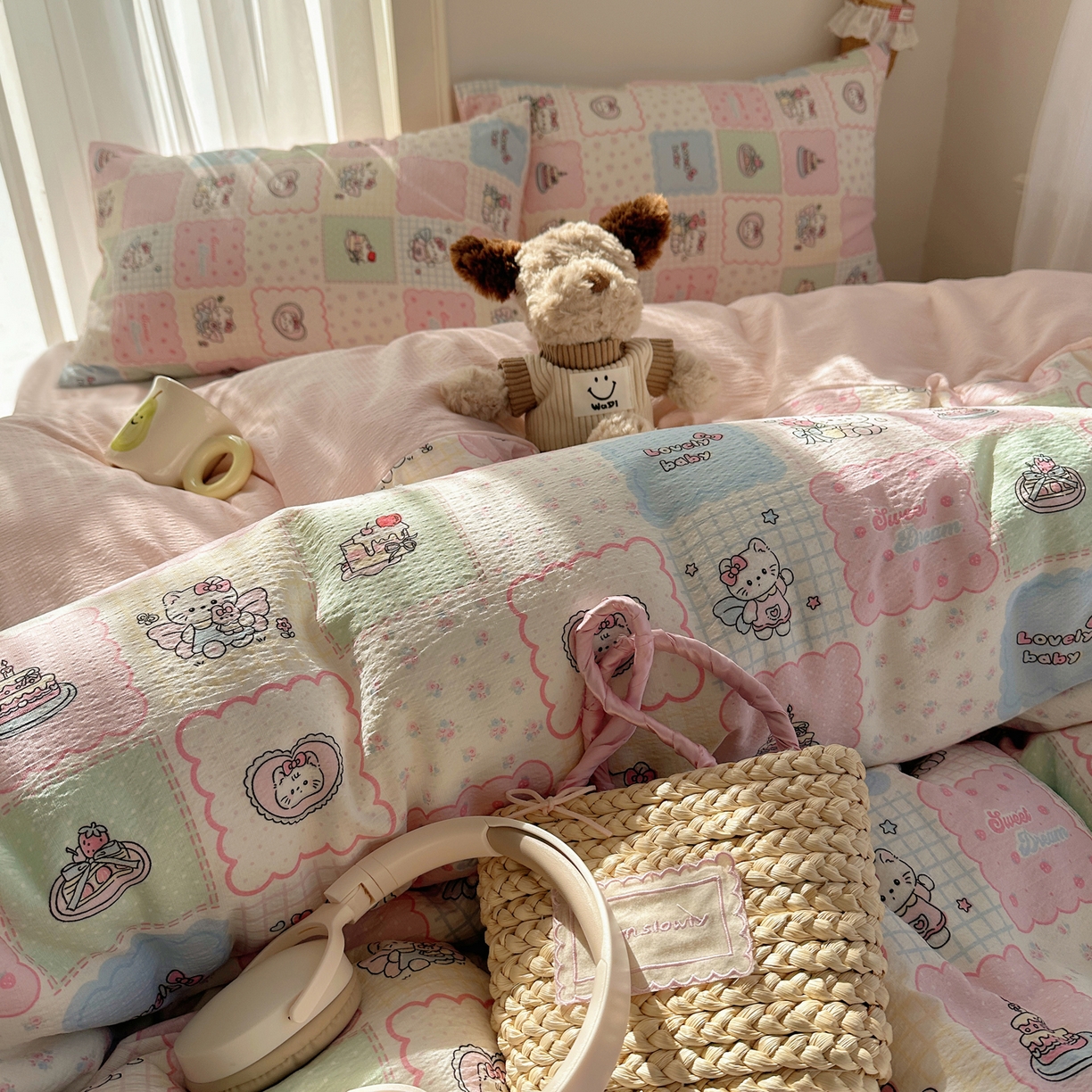 91家纺网 家纺一手货源 找家纺 初念 2025新款敲可爱的奶呼呼云感双层纱简约四件套系列超级治愈~ 蛋糕派