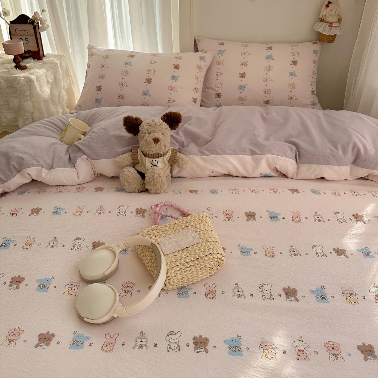 91家纺网 家纺一手货源 找家纺 初念 2025新款敲可爱的奶呼呼云感双层纱简约四件套系列超级治愈~ 动物游园