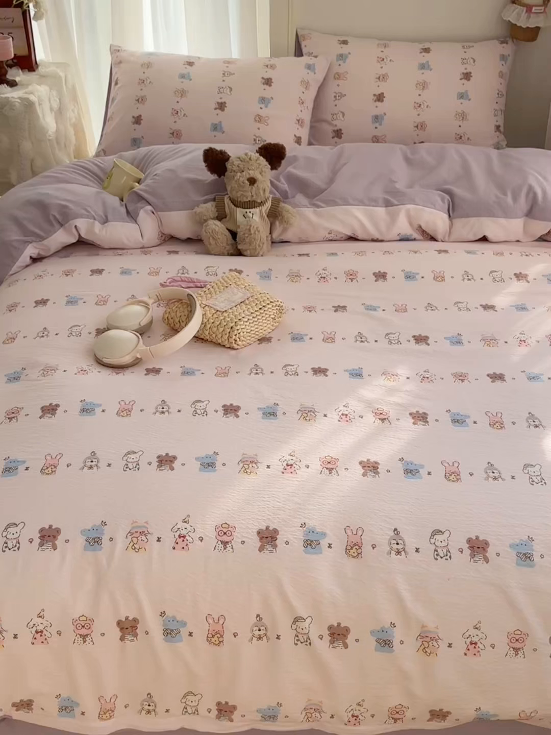 91家纺网 家纺一手货源 找家纺 初念 2025新款敲可爱的奶呼呼云感双层纱简约四件套系列超级治愈~ 动物游园