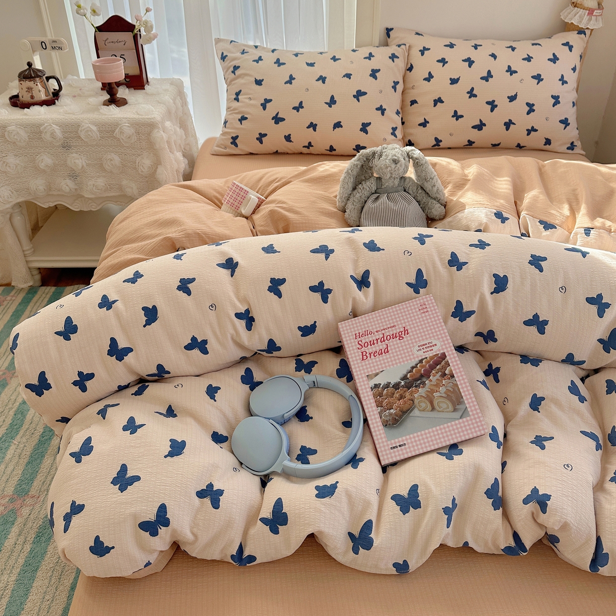 91家纺网 家纺一手货源 找家纺 初念 2025新款敲可爱的奶呼呼云感双层纱简约四件套系列超级治愈~ 蝴蝶剪影