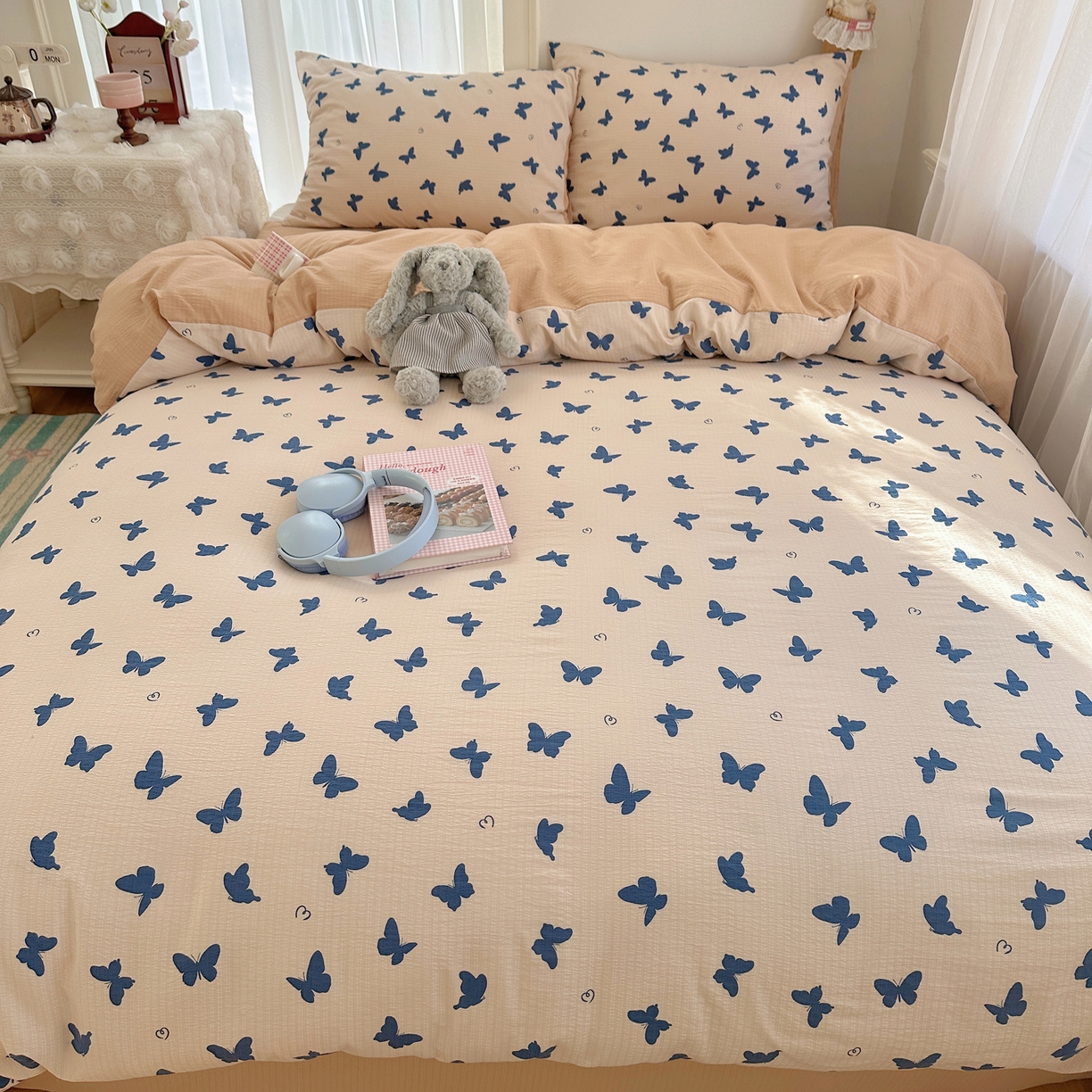 91家纺网 家纺一手货源 找家纺 初念 2025新款敲可爱的奶呼呼云感双层纱简约四件套系列超级治愈~ 蝴蝶剪影