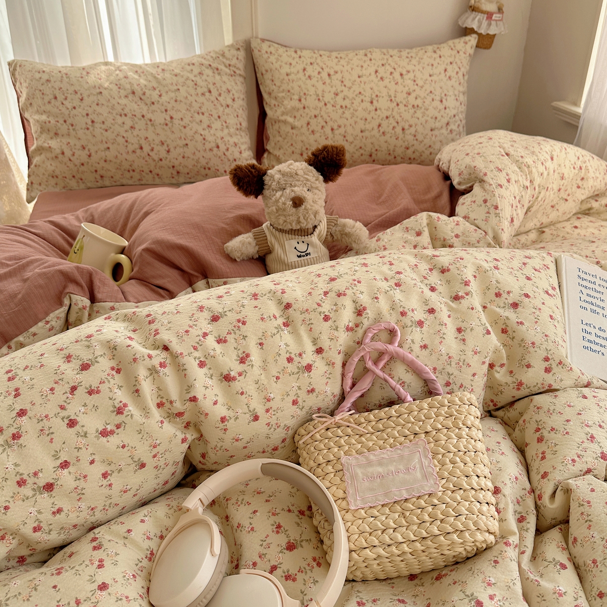 91家纺网 家纺一手货源 找家纺 初念 2025新款敲可爱的奶呼呼云感双层纱简约四件套系列超级治愈~ 见花则喜