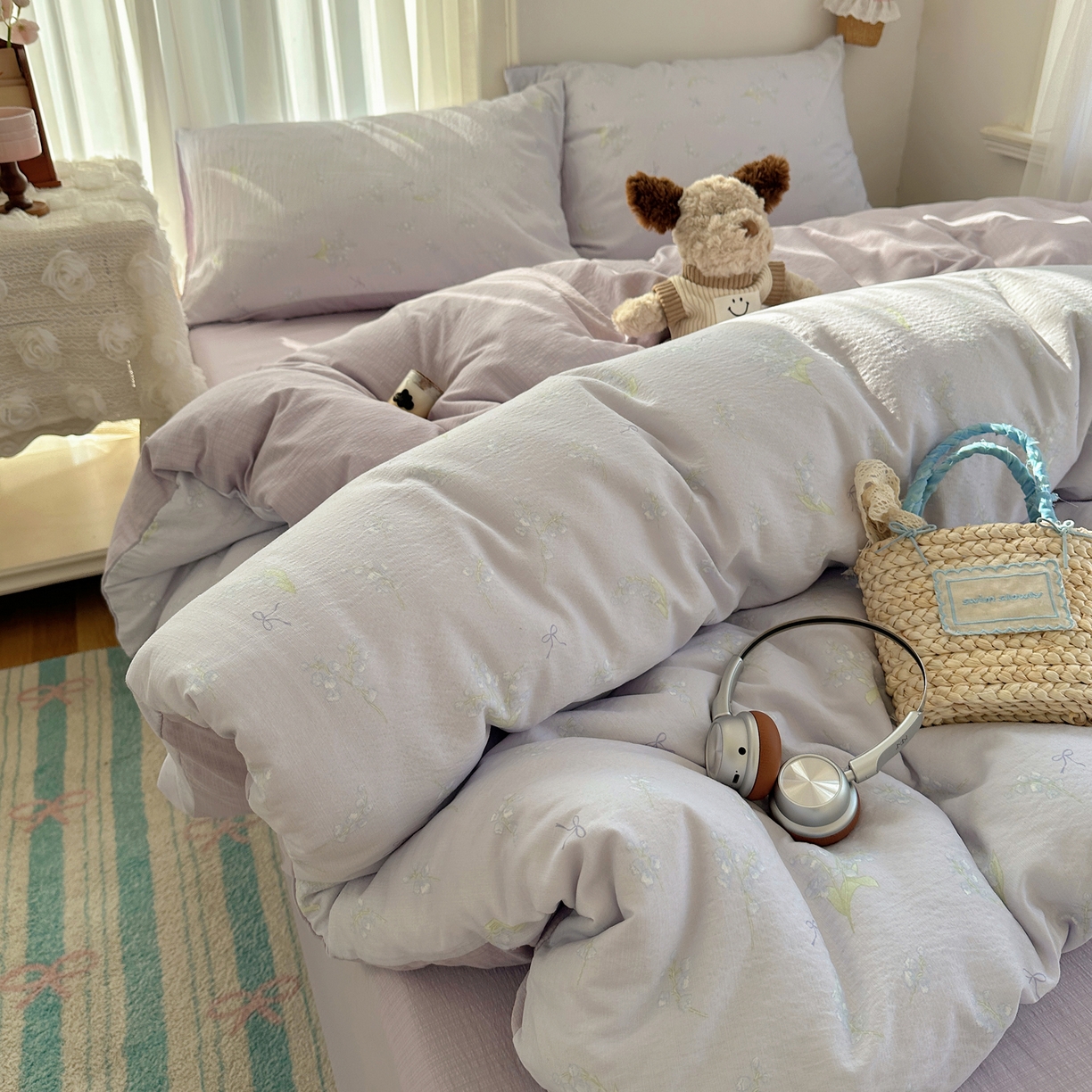 91家纺网 家纺一手货源 找家纺 初念 2025新款敲可爱的奶呼呼云感双层纱简约四件套系列超级治愈~ 铃兰结