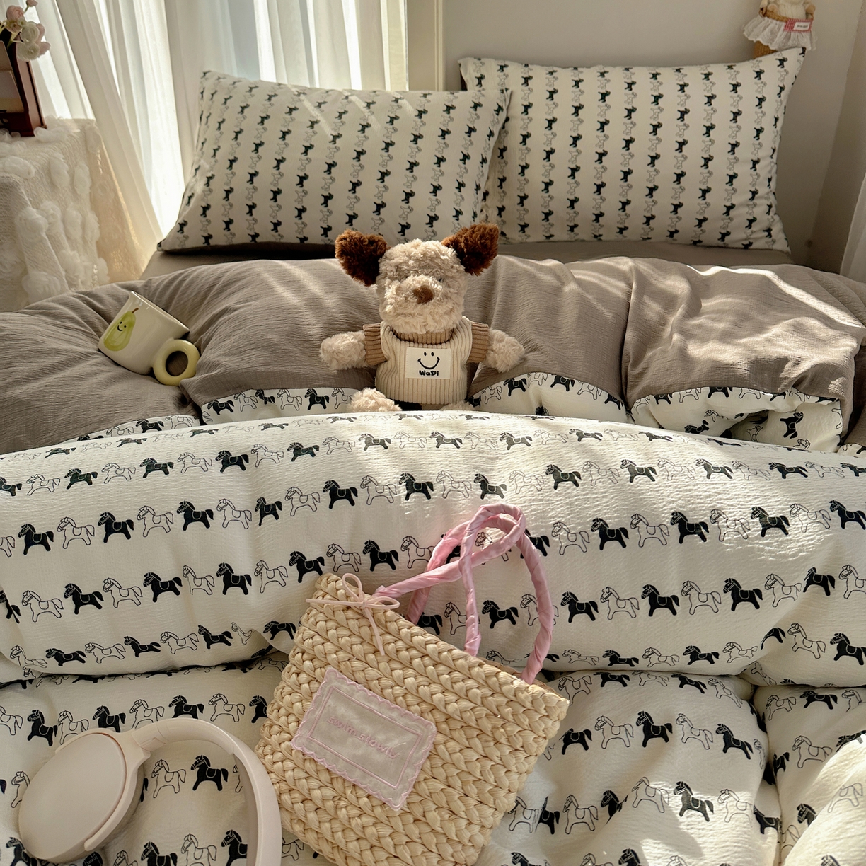 91家纺网 家纺一手货源 找家纺 初念 2025新款敲可爱的奶呼呼云感双层纱简约四件套系列超级治愈~ 木马