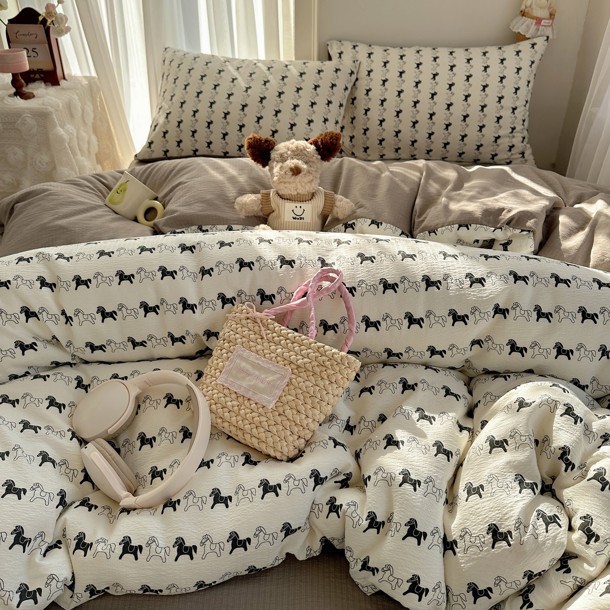 91家纺网 家纺一手货源 找家纺 初念 2025新款敲可爱的奶呼呼云感双层纱简约四件套系列超级治愈~ 木马