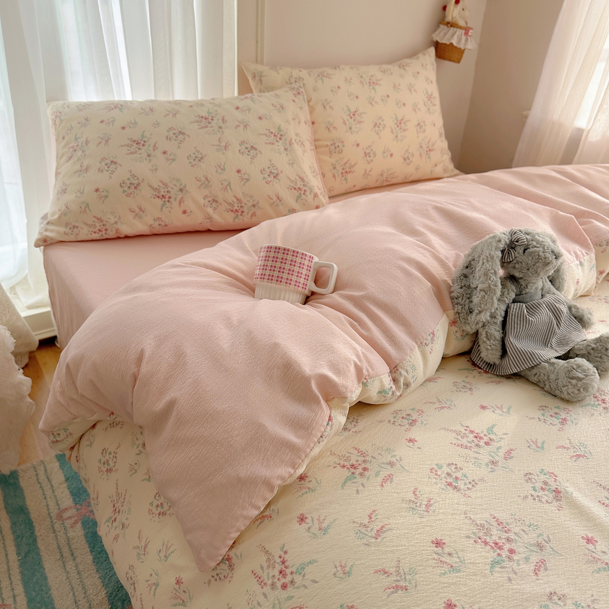 91家纺网 家纺一手货源 找家纺 初念 2025新款敲可爱的奶呼呼云感双层纱简约四件套系列超级治愈~ 奶昔甜糕