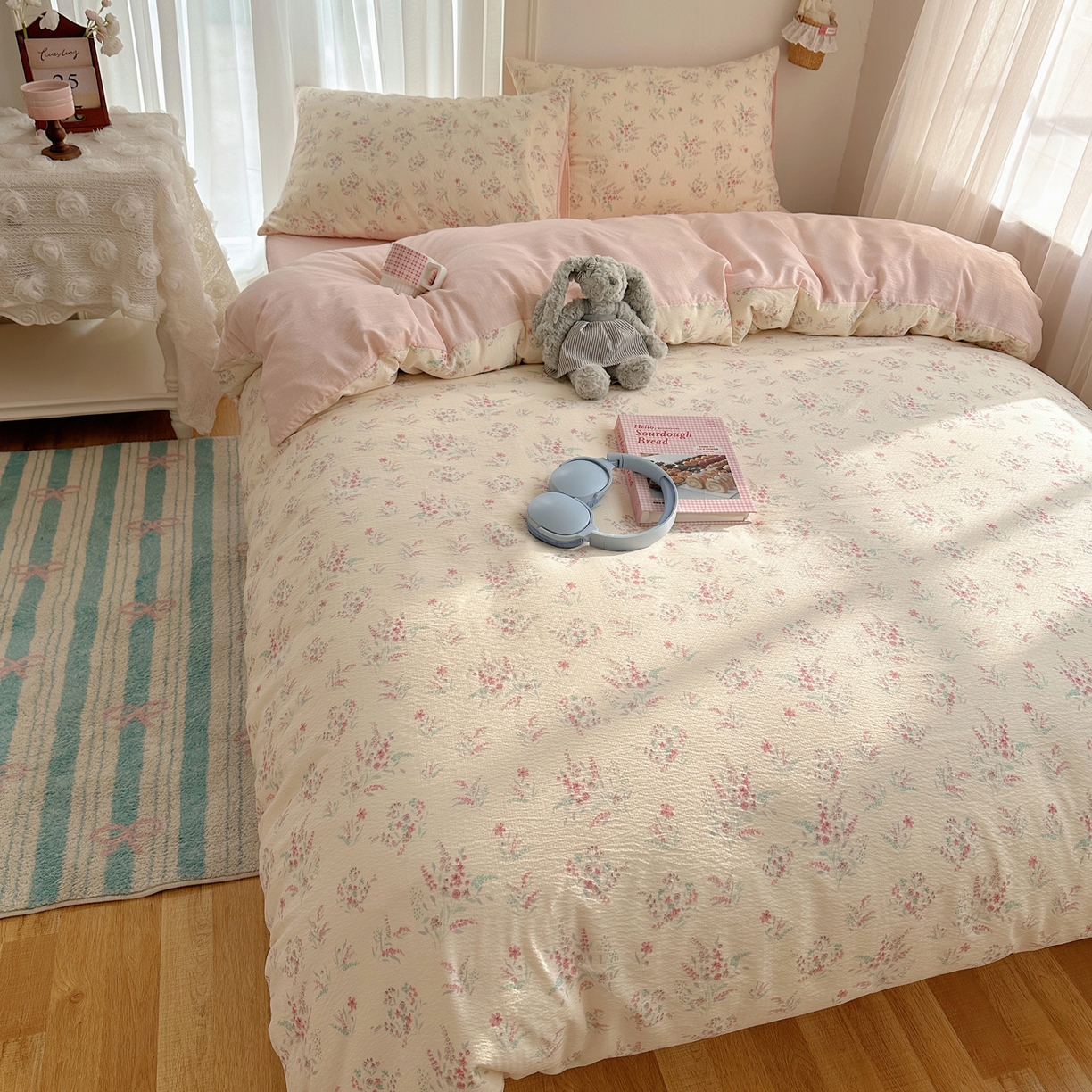 91家纺网 家纺一手货源 找家纺 初念 2025新款敲可爱的奶呼呼云感双层纱简约四件套系列超级治愈~ 奶昔甜糕