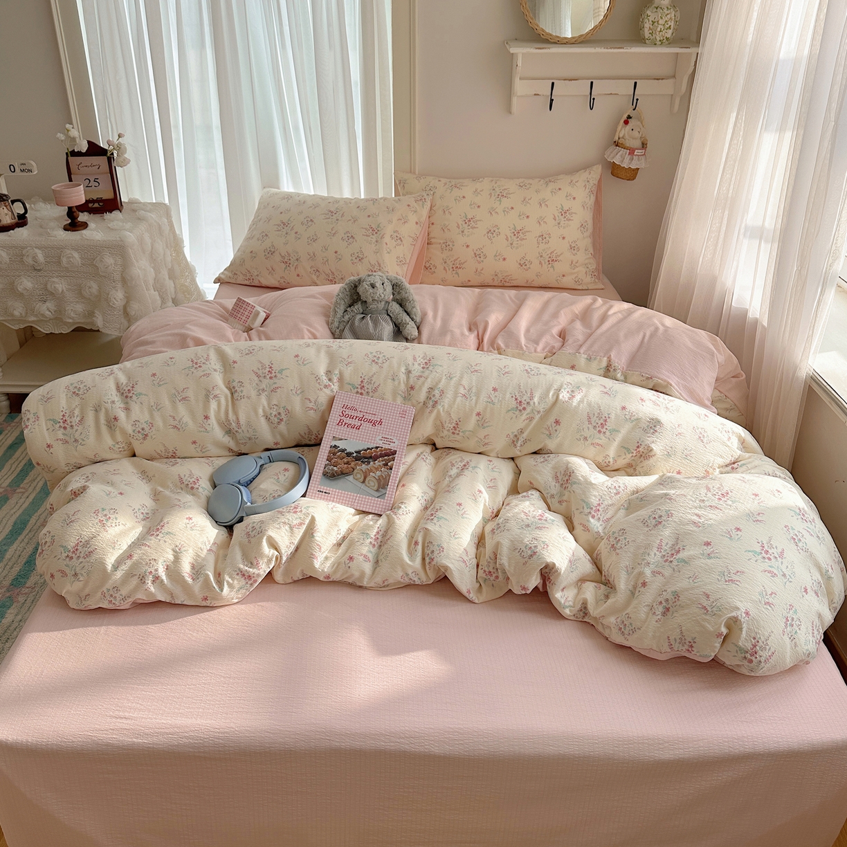 91家纺网 家纺一手货源 找家纺 初念 2025新款敲可爱的奶呼呼云感双层纱简约四件套系列超级治愈~ 奶昔甜糕