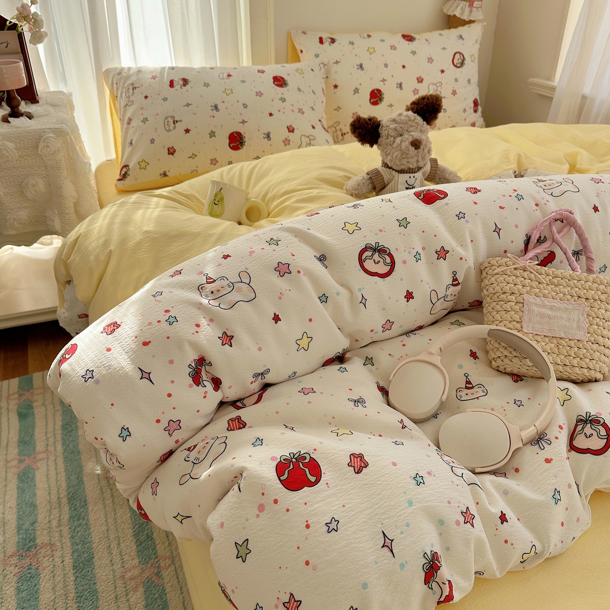 91家纺网 家纺一手货源 找家纺 初念 2025新款敲可爱的奶呼呼云感双层纱简约四件套系列超级治愈~ 苹果小怪