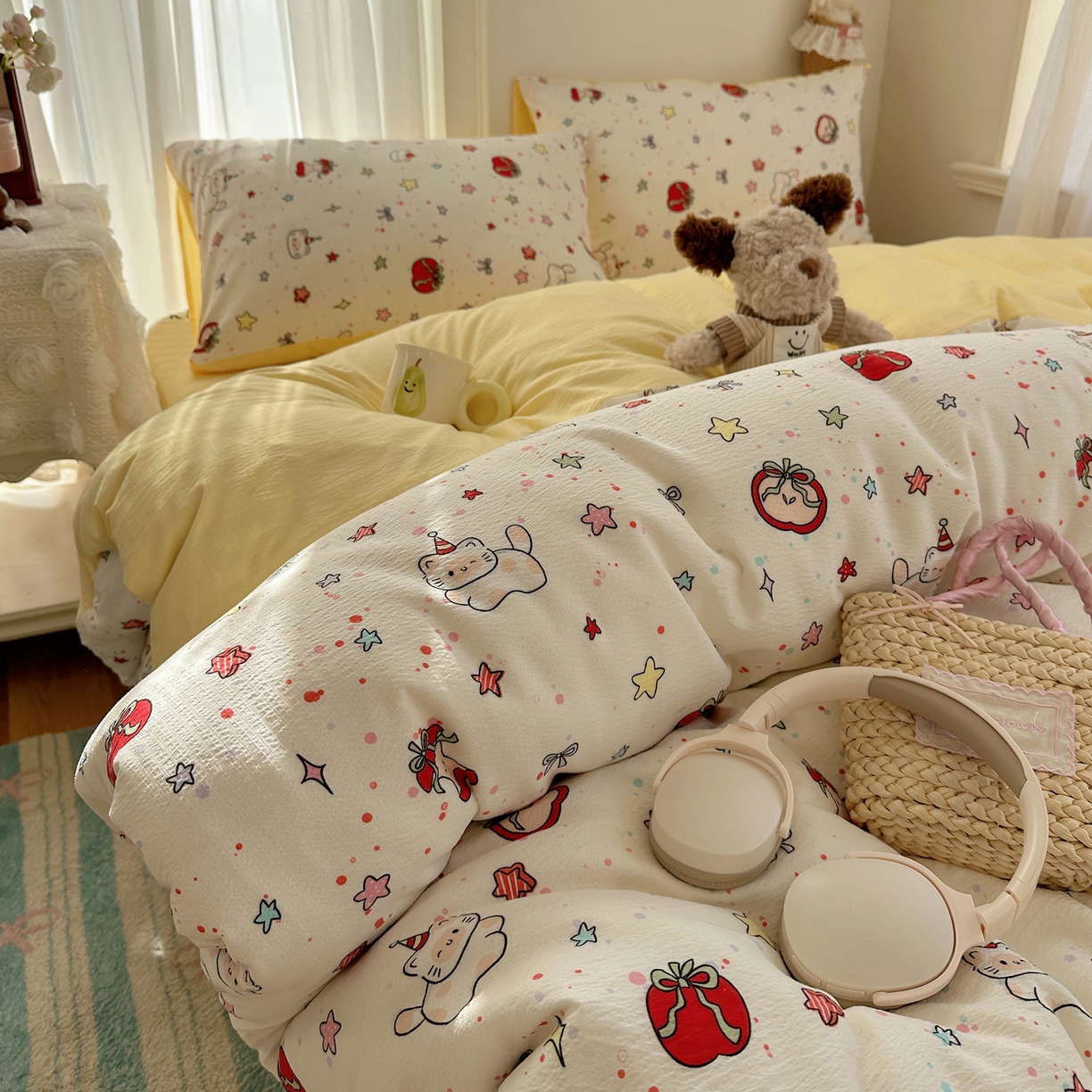 91家纺网 家纺一手货源 找家纺 初念 2025新款敲可爱的奶呼呼云感双层纱简约四件套系列超级治愈~ 苹果小怪