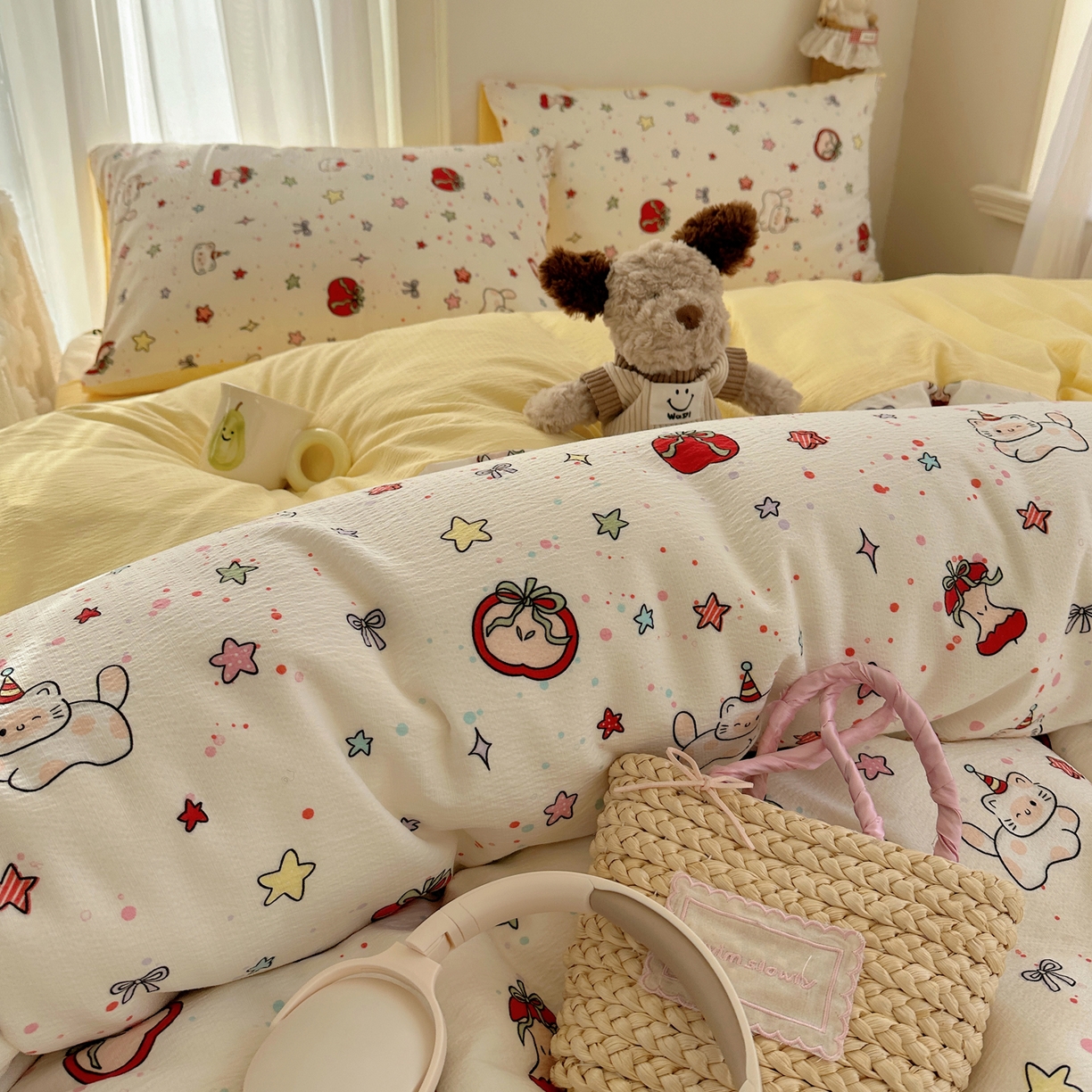 91家纺网 家纺一手货源 找家纺 初念 2025新款敲可爱的奶呼呼云感双层纱简约四件套系列超级治愈~ 苹果小怪