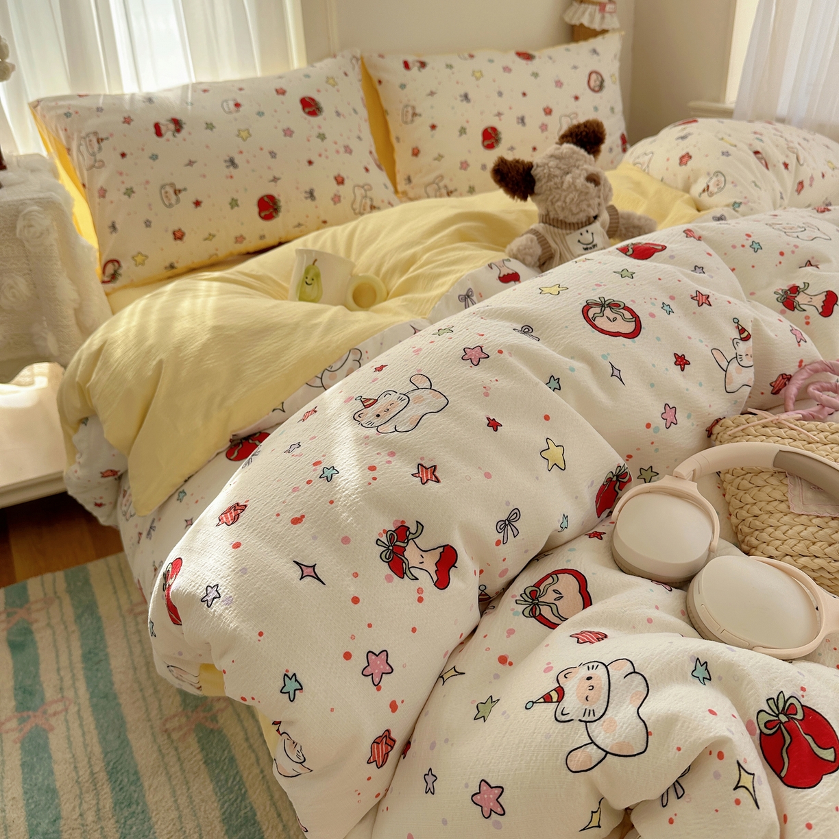 91家纺网 家纺一手货源 找家纺 初念 2025新款敲可爱的奶呼呼云感双层纱简约四件套系列超级治愈~ 苹果小怪