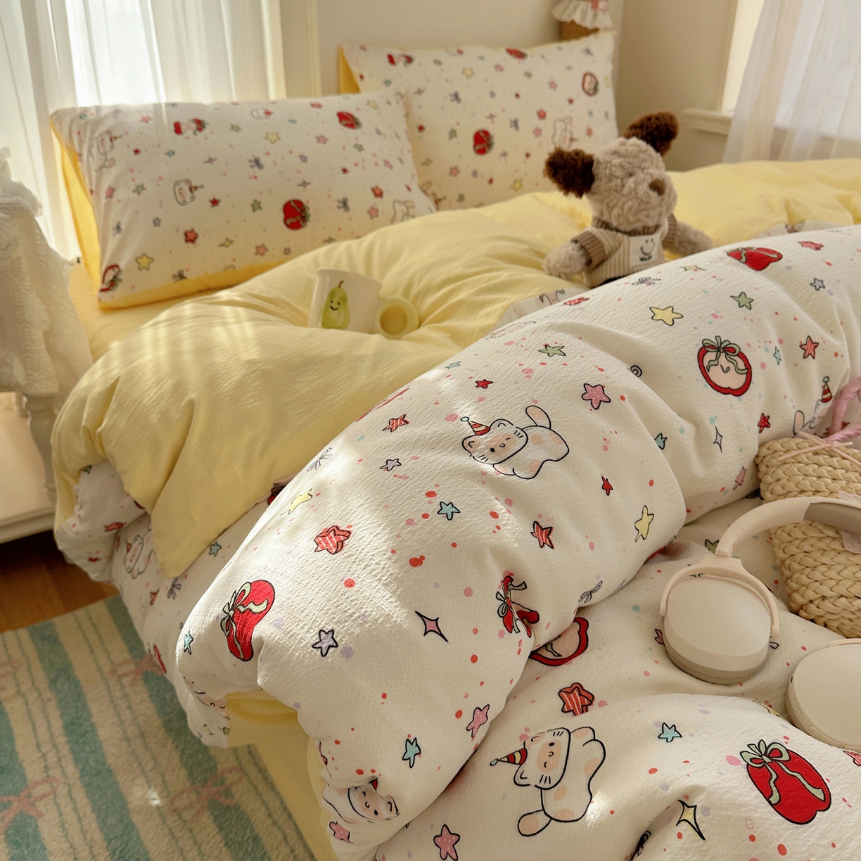 91家纺网 家纺一手货源 找家纺 初念 2025新款敲可爱的奶呼呼云感双层纱简约四件套系列超级治愈~ 苹果小怪