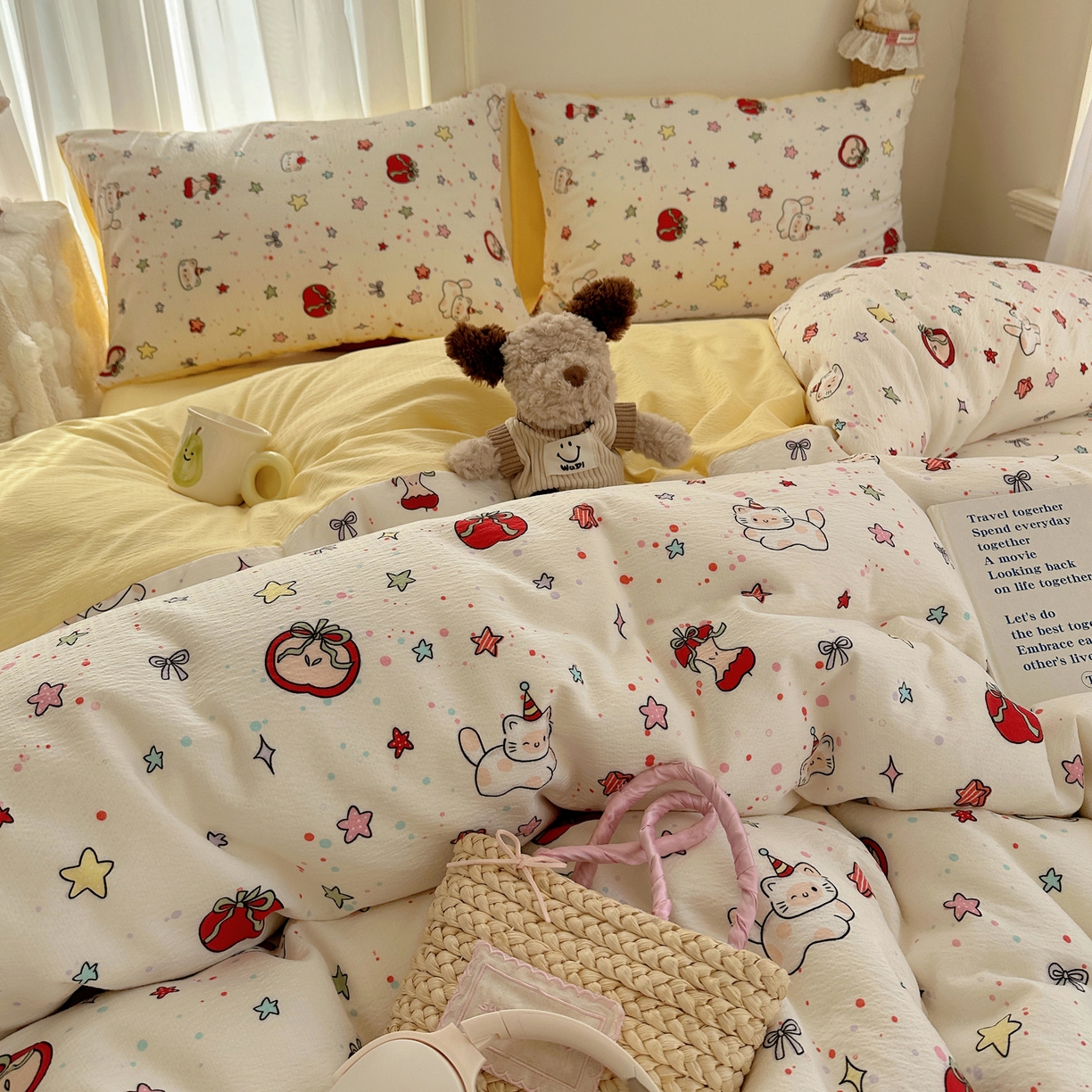 91家纺网 家纺一手货源 找家纺 初念 2025新款敲可爱的奶呼呼云感双层纱简约四件套系列超级治愈~ 苹果小怪